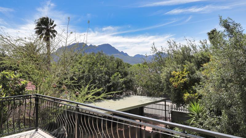 4 Bedroom Property for Sale in Somerset West Western Cape